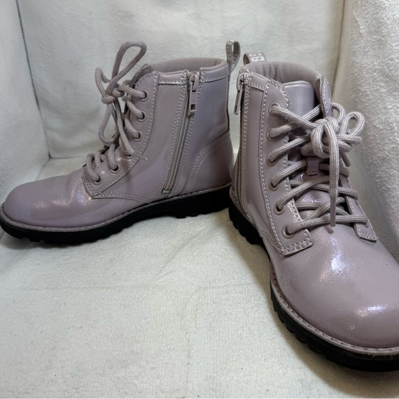 UGG GIRLS K RYANN BOOTS 1153522K PATENT LEATHER LACE-UP & ZIP LAVENDER SIZE 2 - Picture 4 of 9